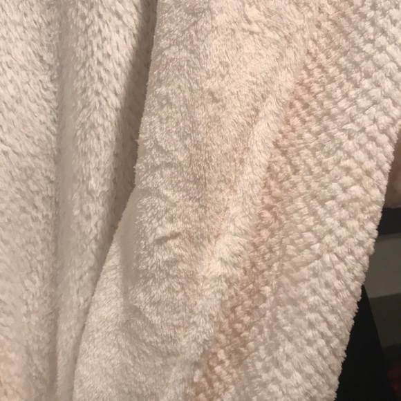 Super Soft Ulta Robe (small/medium) - Picture 2 of 4